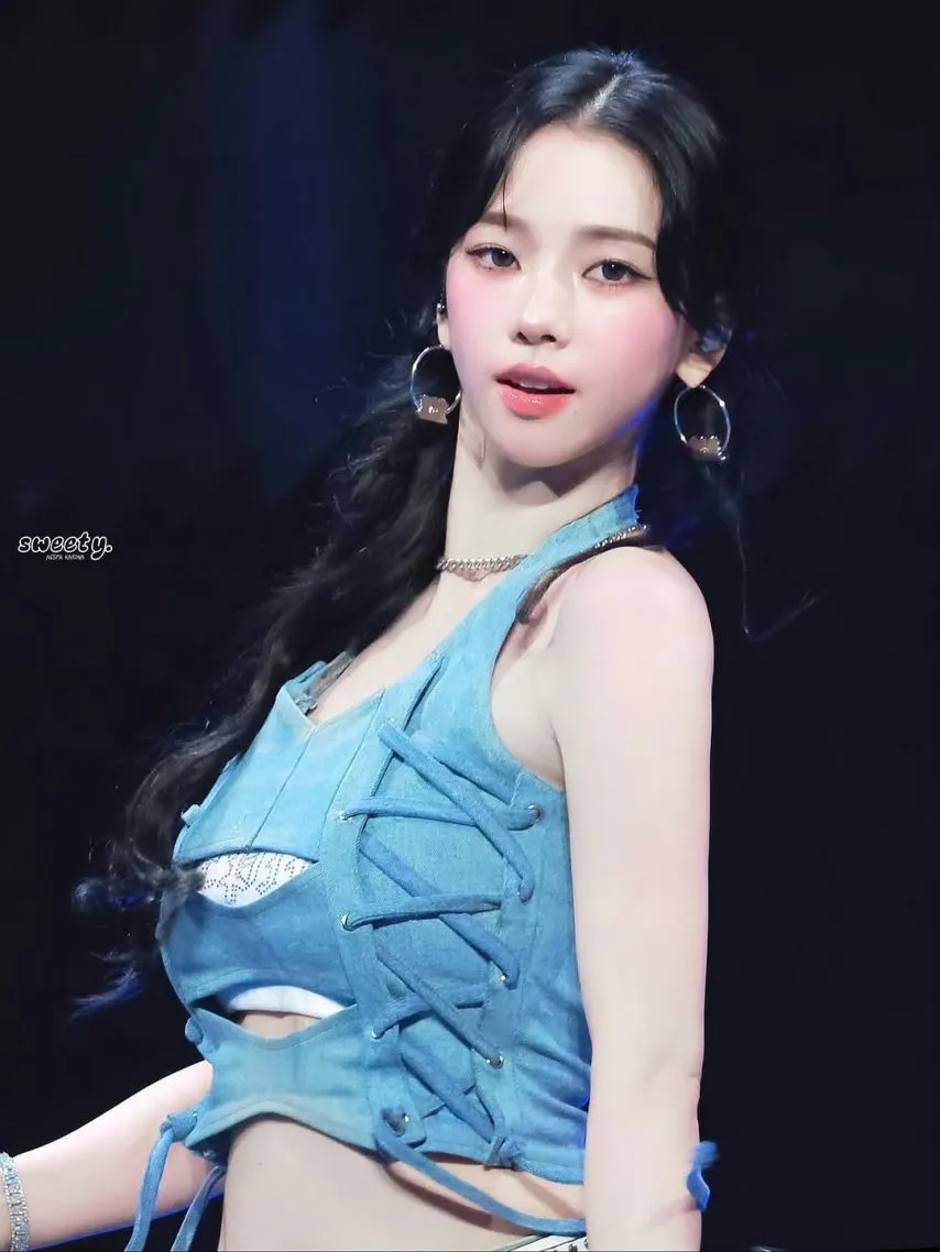 1930735395_MEKNHuti_5JSAjYhx6Vf10kBs.jpg.webp