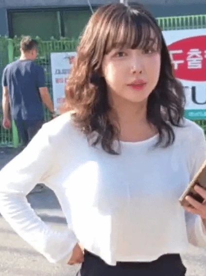 AISelect_20250830_164435_Video Player.gif.webp