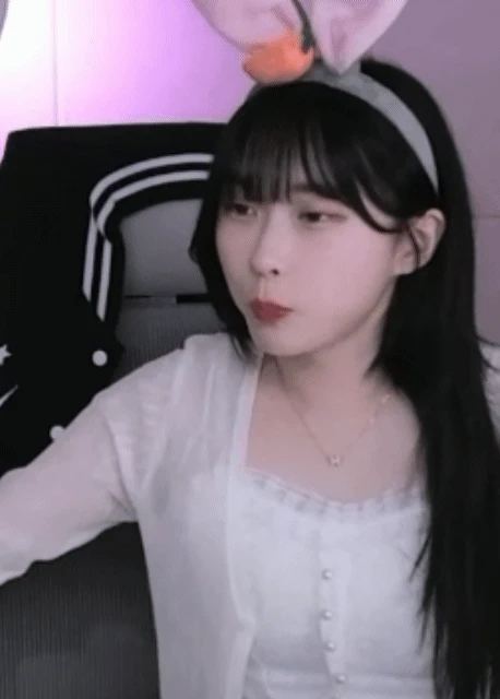 AISelect_20250911_111423_Video Player.gif.webp