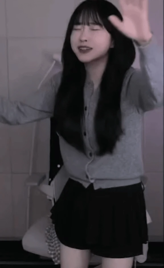 e7a679b082ba4d5d9594c18cddad3c6e.gif.webp