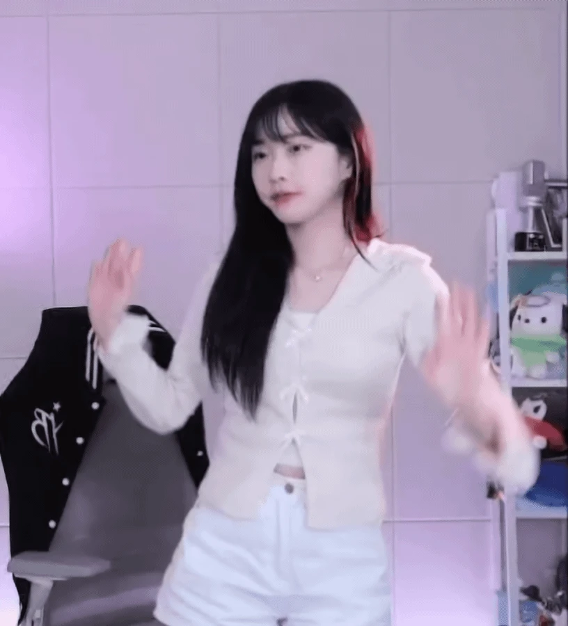 8a0a5dfdd29f48de9e4016652b7cfe15.gif.webp